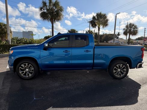 Used 2023 Chevrolet Silverado 1500 LT w/ Safety Package image 11