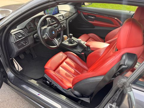 Used 2015 BMW M4 Convertible image 17