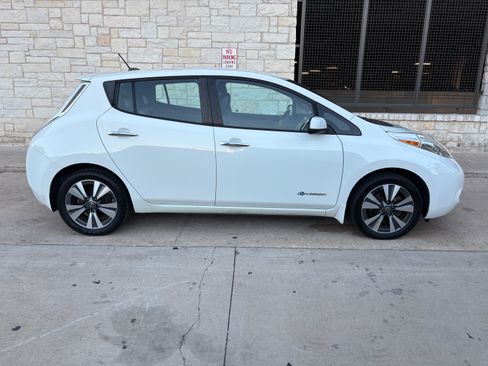Used 2017 Nissan Leaf SL image 10