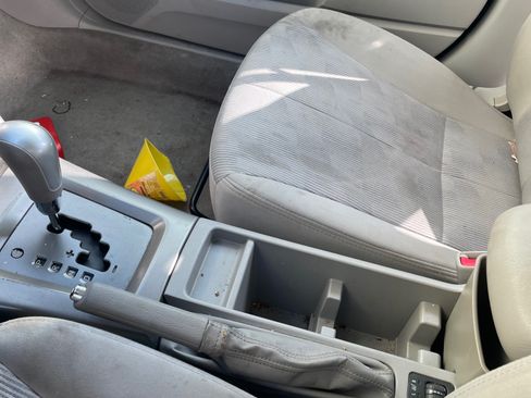 Used 2010 Subaru Forester 2.5X Premium image 11