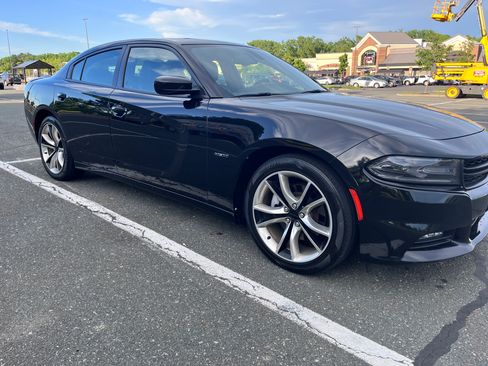 Used 2016 Dodge Charger R/T RWD image 1
