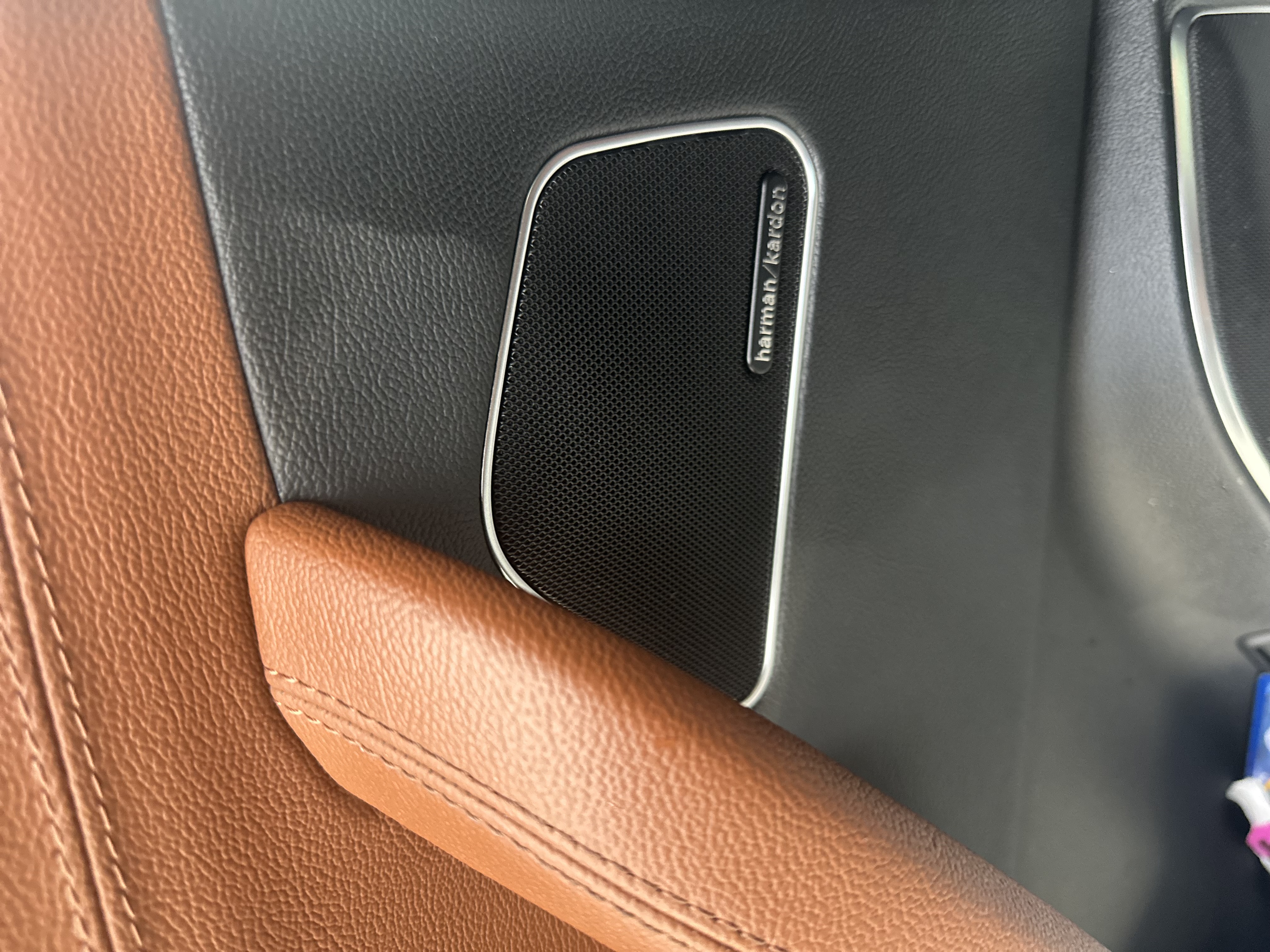 Used 2021 Maserati Levante AWD/4WD image 31