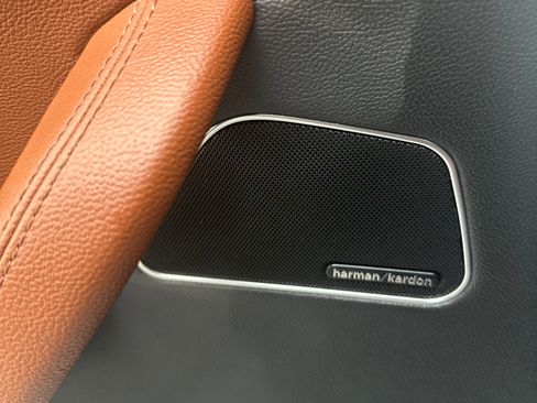Used 2021 Maserati Levante AWD/4WD image 31