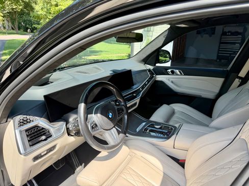 Used 2023 BMW X7 xDrive40i w/ M Sport Package AWD/4WD image 16