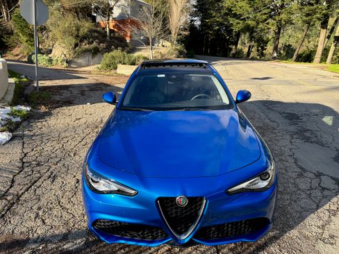 Used 2018 Alfa Romeo Giulia Ti Sport w/ Quick Order Package 22U Sport image 10