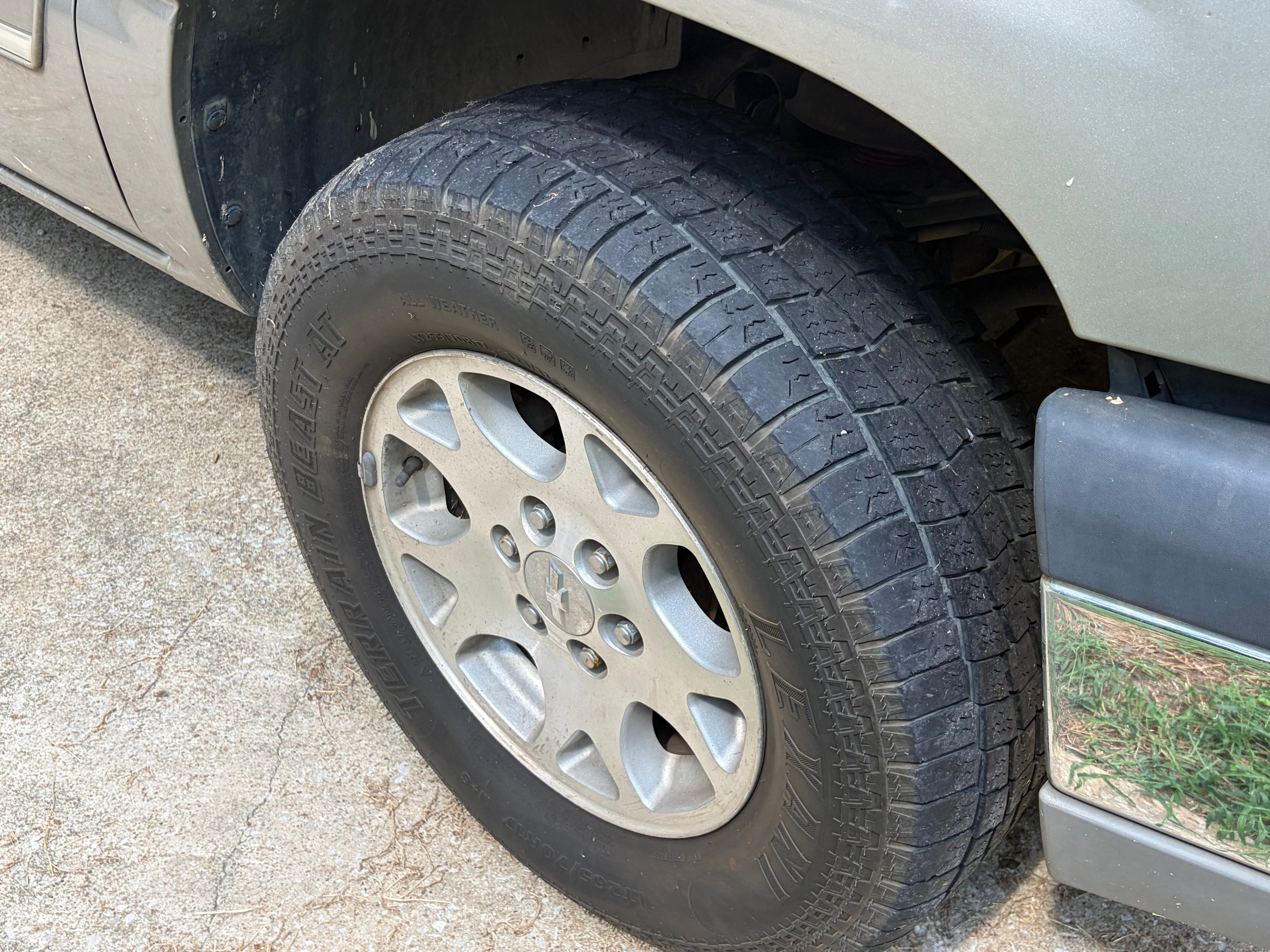 Used 2003 Chevrolet Silverado 1500 LS RWD image 17