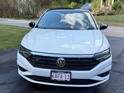 Used 2021 Volkswagen Jetta R-Line w/ R-Line Cold Weather Package image 4