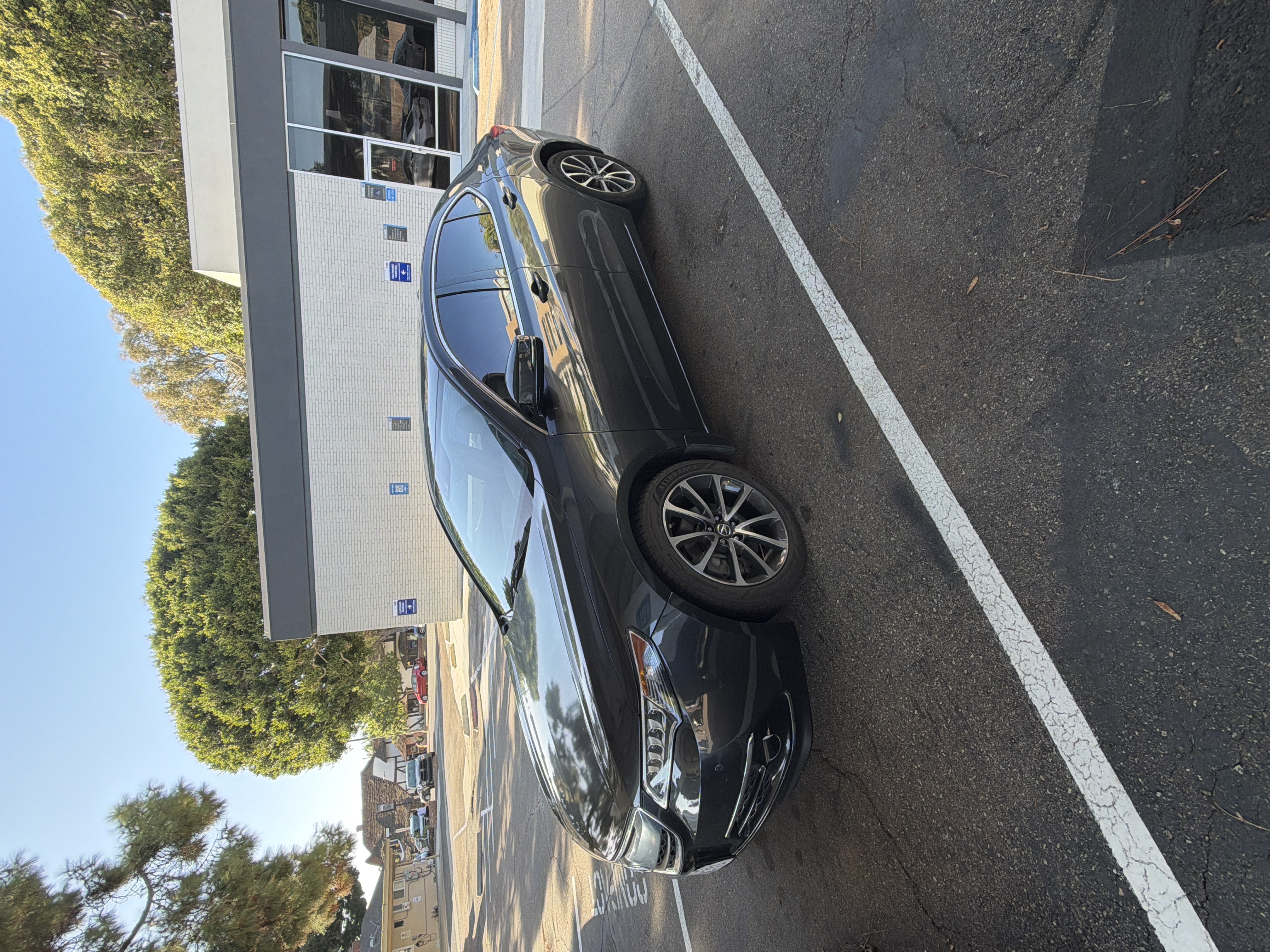 Used 2015 Acura TLX w/ Advance Package FWD image 2