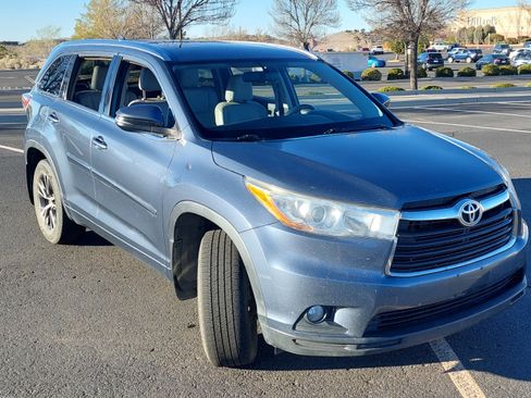 Used 2016 Toyota Highlander XLE image 5
