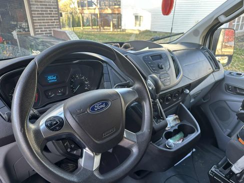 Used 2018 Ford Transit 250 130 Low Roof w/ Exterior Upgrade Package image 5