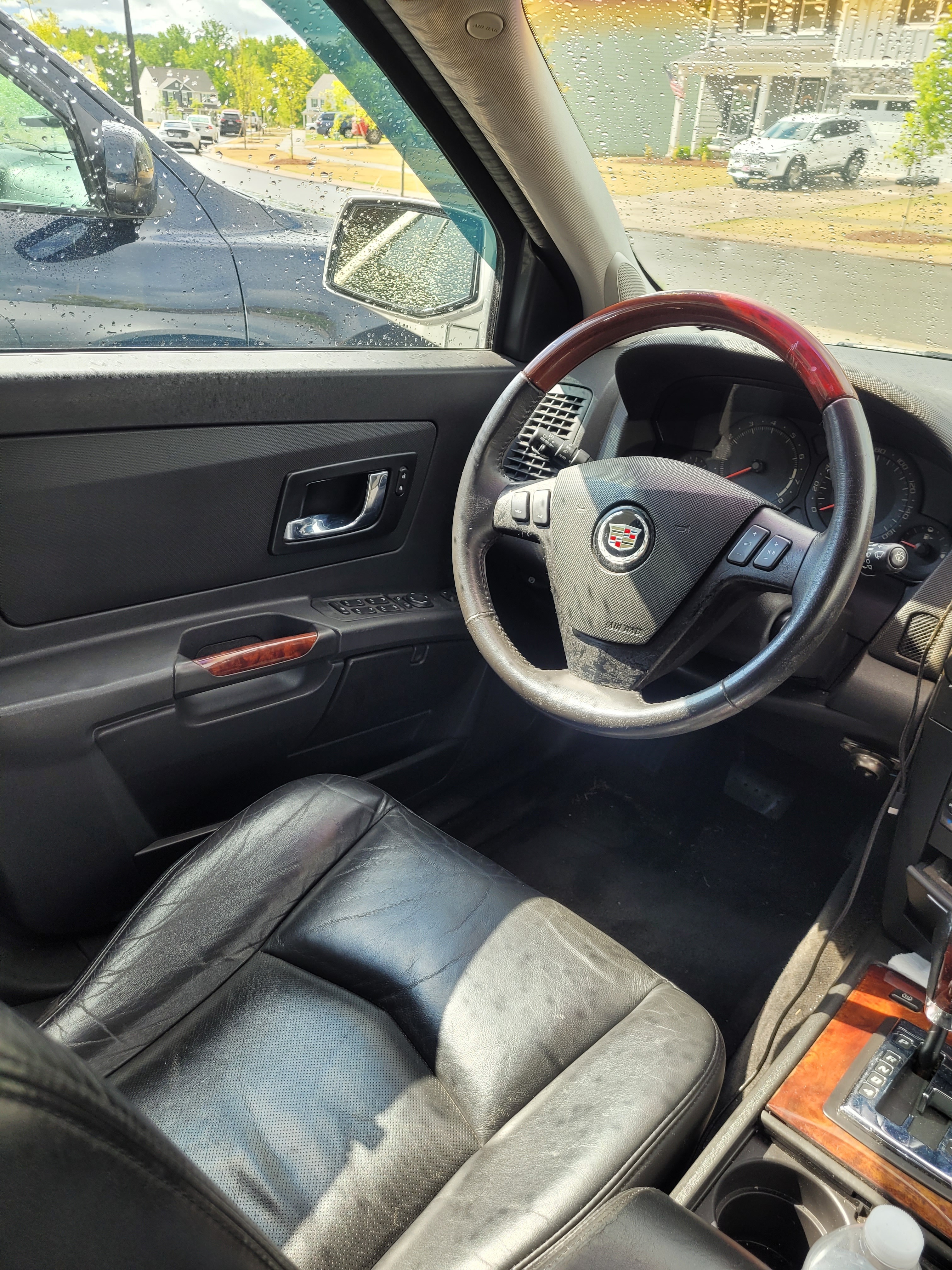 Used 2004 Cadillac SRX w/ Preferred Equipment Group AWD/4WD image 2