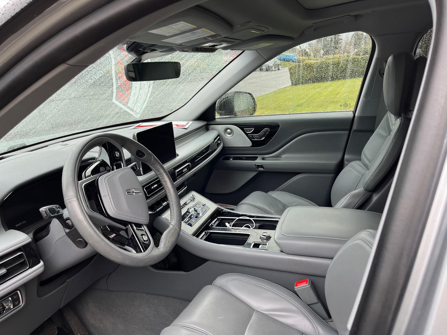 Used 2021 Lincoln Aviator Reserve w/ Equipment Group 201A RWD image 8