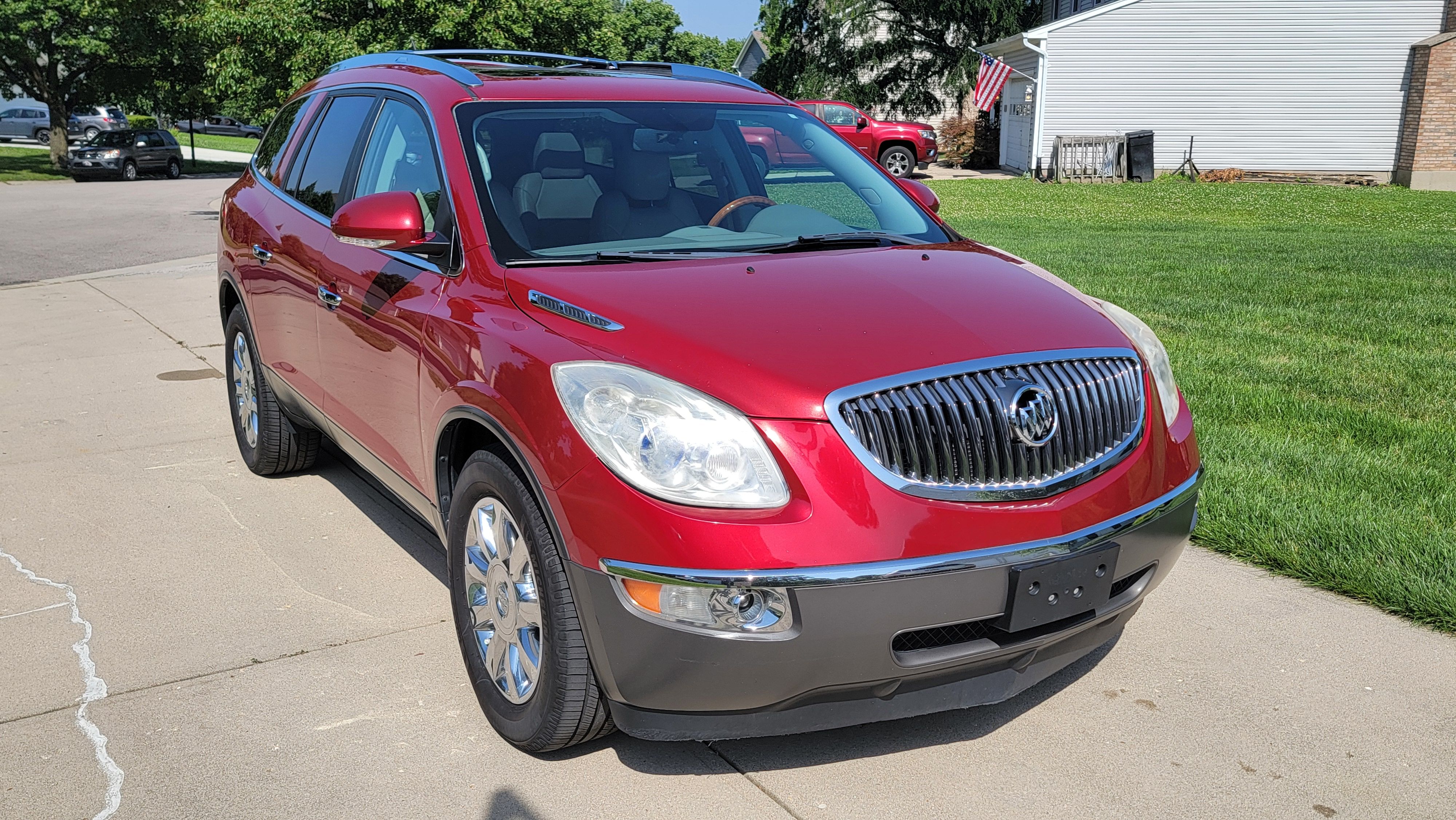 Used 2012 Buick Enclave Leather FWD image 2