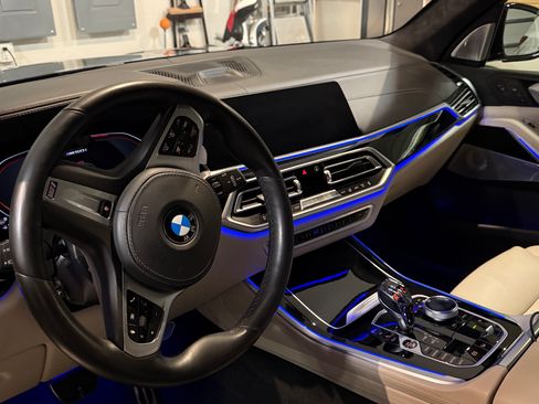 Used 2020 BMW X5 M50i w/ Executive Package image 12