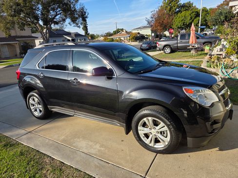 Used 2015 Chevrolet Equinox LT image 2