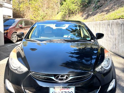Used 2013 Hyundai Elantra Limited image 1
