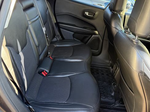 Used 2019 Jeep Compass Latitude image 14