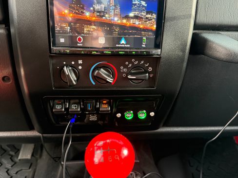 Used 2006 Jeep Wrangler Unlimited Rubicon image 12