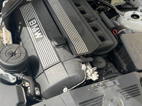 Used 2004 BMW Z4 2.5i image 8