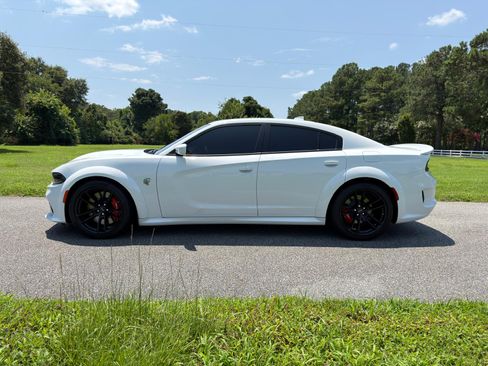 Used 2022 Dodge Charger SRT Hellcat w/ Harman/Kardon Audio Group RWD image 8