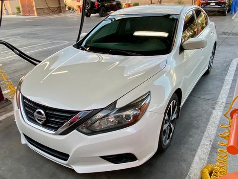 Used 2016 Nissan Altima 3.5 SR FWD image 4