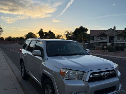 Used 2011 Toyota 4Runner SR5 w/ Convenience Pkg RWD image 4