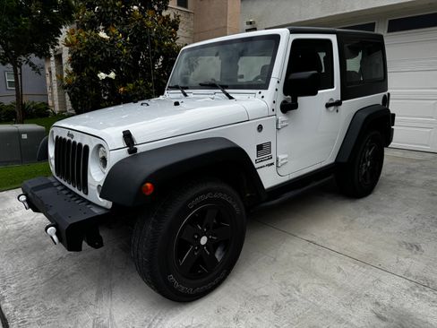 Used 2018 Jeep Wrangler Sport AWD/4WD image 1