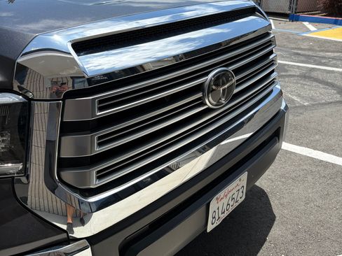 Used 2018 Toyota Tundra Limited w/ Limited Premium Package AWD/4WD image 5