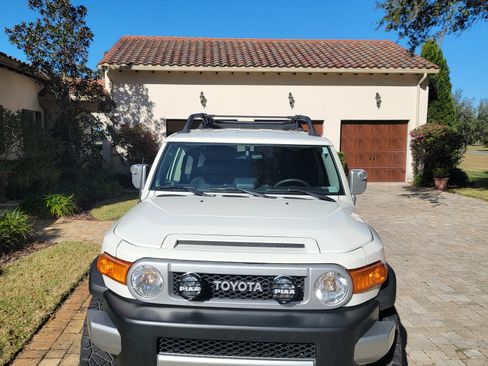 Used 2012 Toyota FJ Cruiser Sport Utility 2D image 4