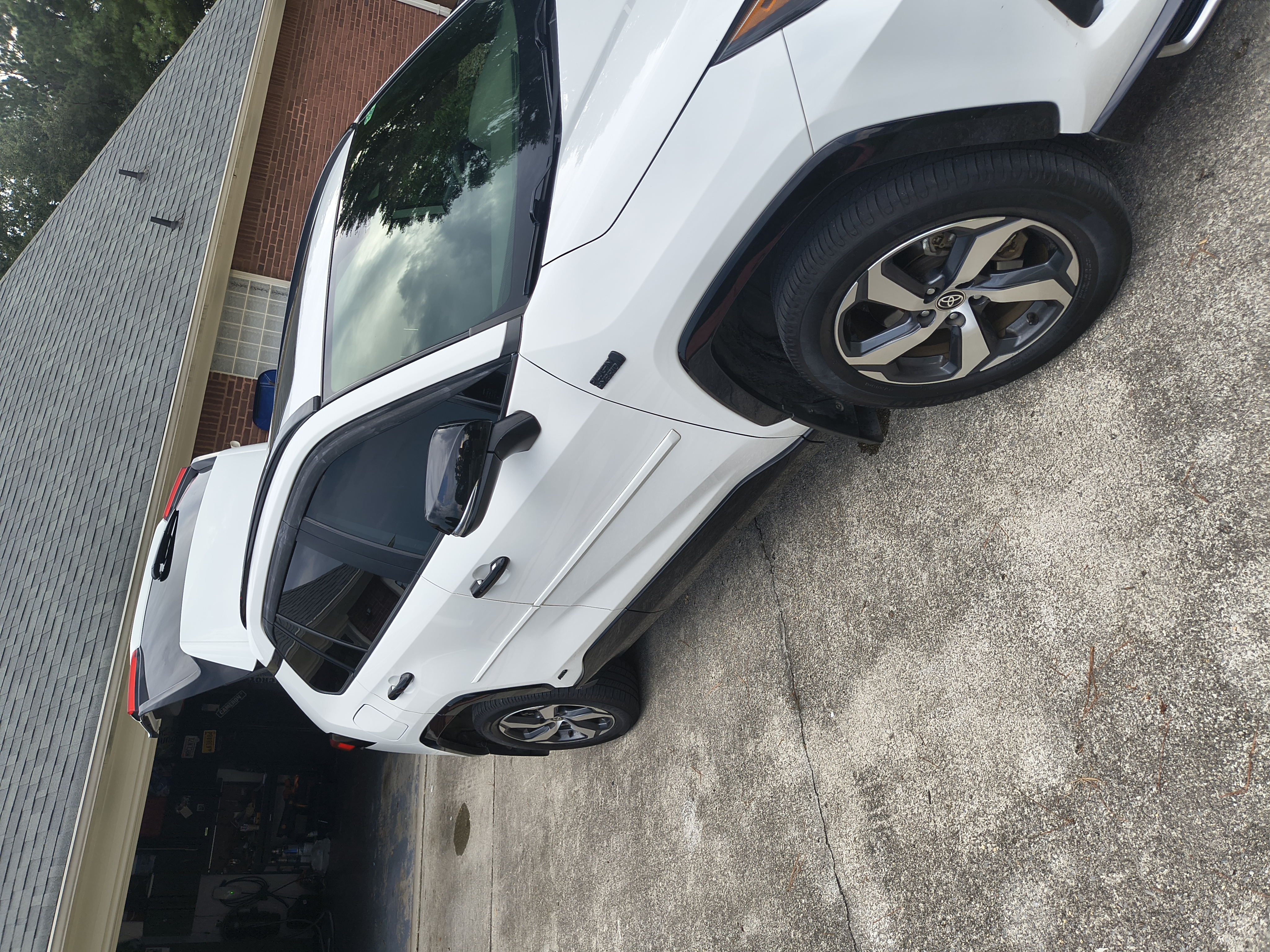 Used 2021 Toyota RAV4 SE w/ Weather & Moonroof Package AWD/4WD image 2