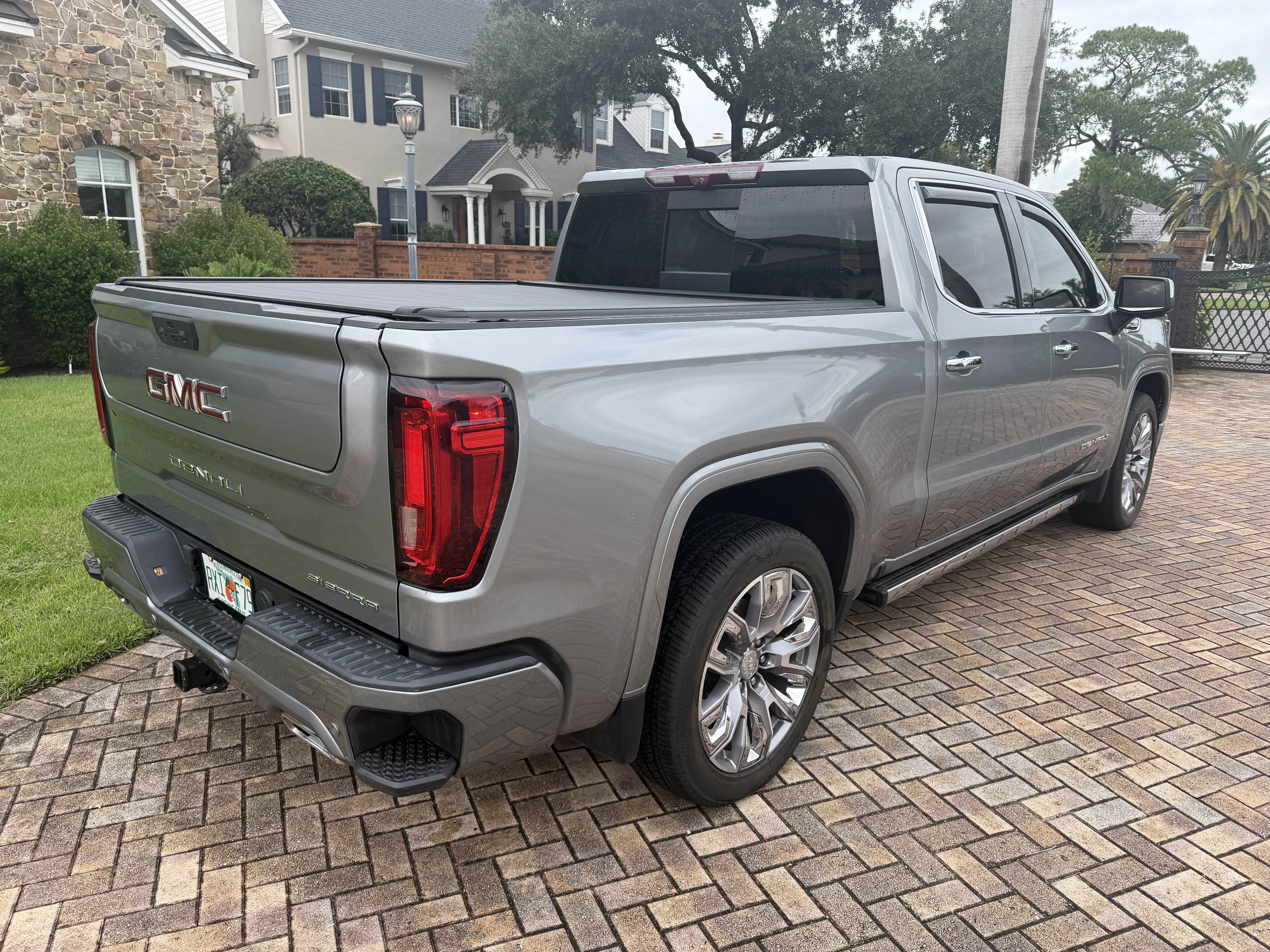 Used 2023 GMC Sierra 1500 Denali AWD/4WD image 2