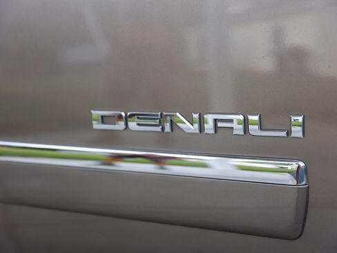 Used 2012 GMC Yukon XL Denali AWD/4WD image 6