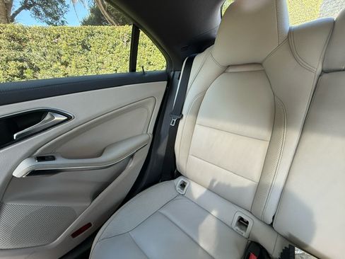 Used 2014 Mercedes-Benz CLA 250 image 16
