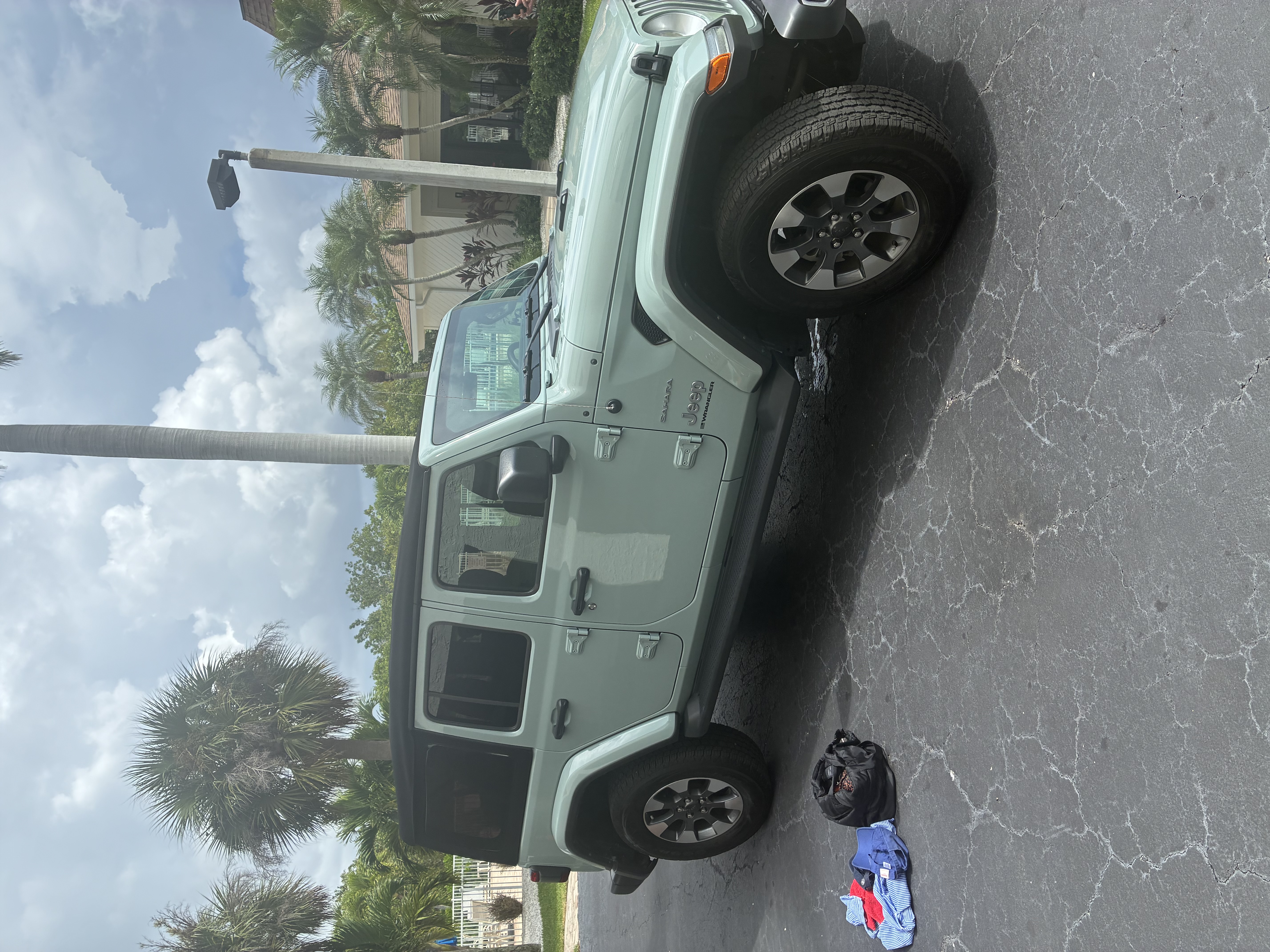 Used 2023 Jeep Wrangler Unlimited Sahara w/ LED Lighting Group AWD/4WD image 6