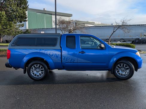 Used 2012 Nissan Frontier SV w/ Sport Appearance Pkg image 6