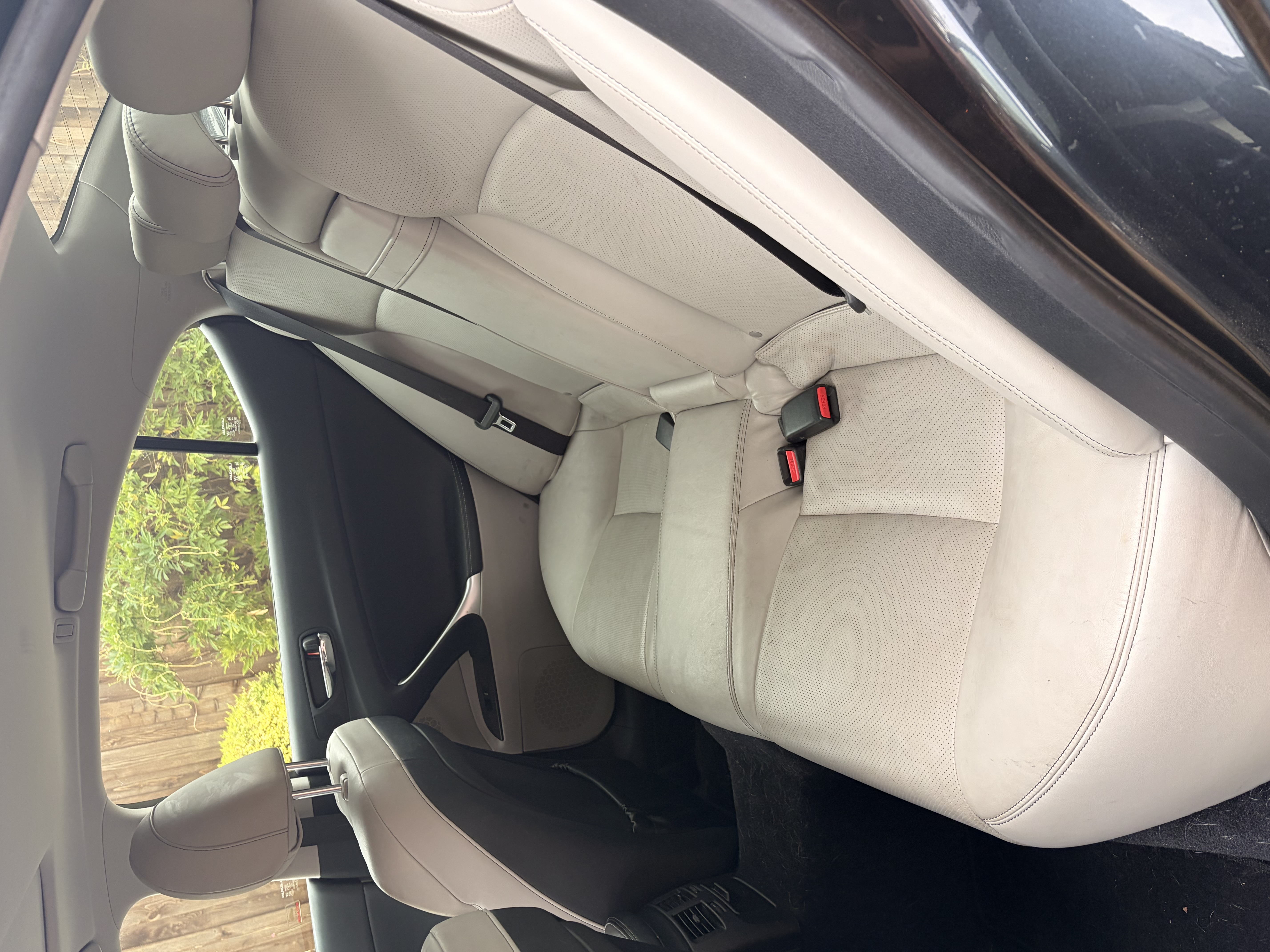 Used 2010 Lexus IS 350 w/ Preferred Accessory Package RWD image 10
