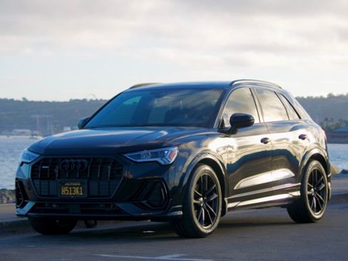 Used 2023 Audi Q3 2.0T Premium w/ Black Optic Sport Package AWD/4WD image 1