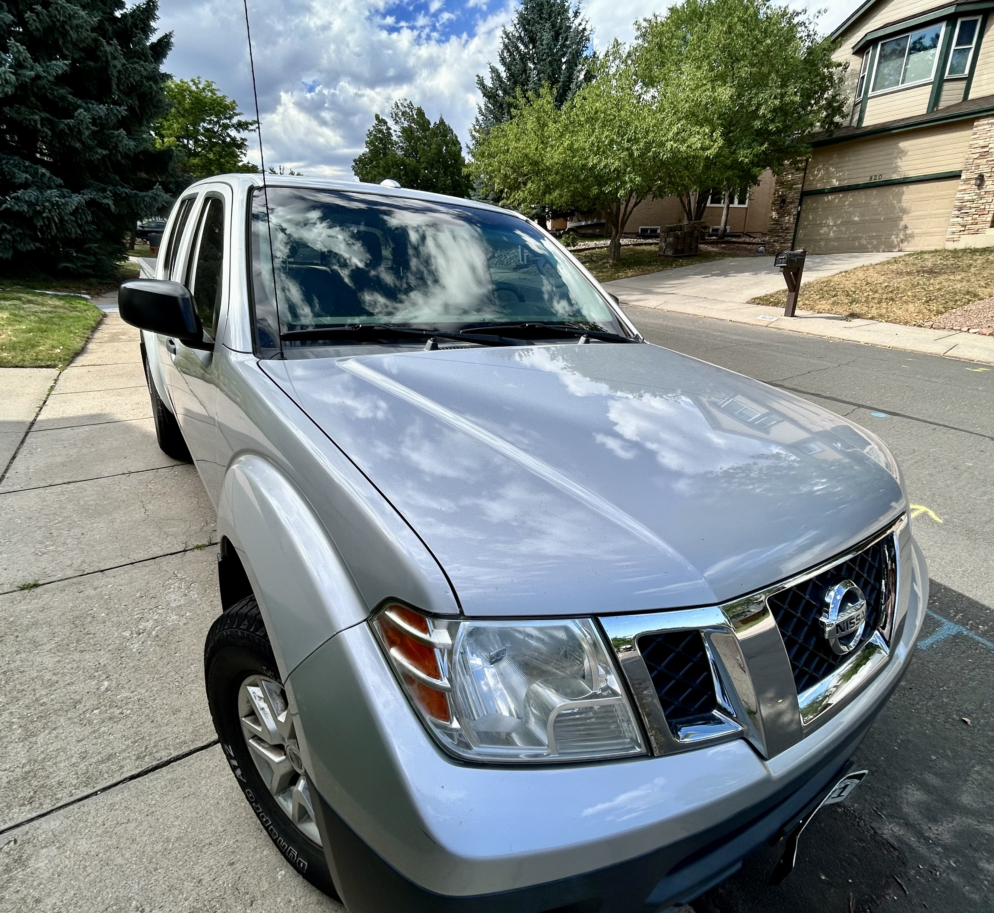 Used 2015 Nissan Frontier SV w/ SV Value Truck Package AWD/4WD image 1