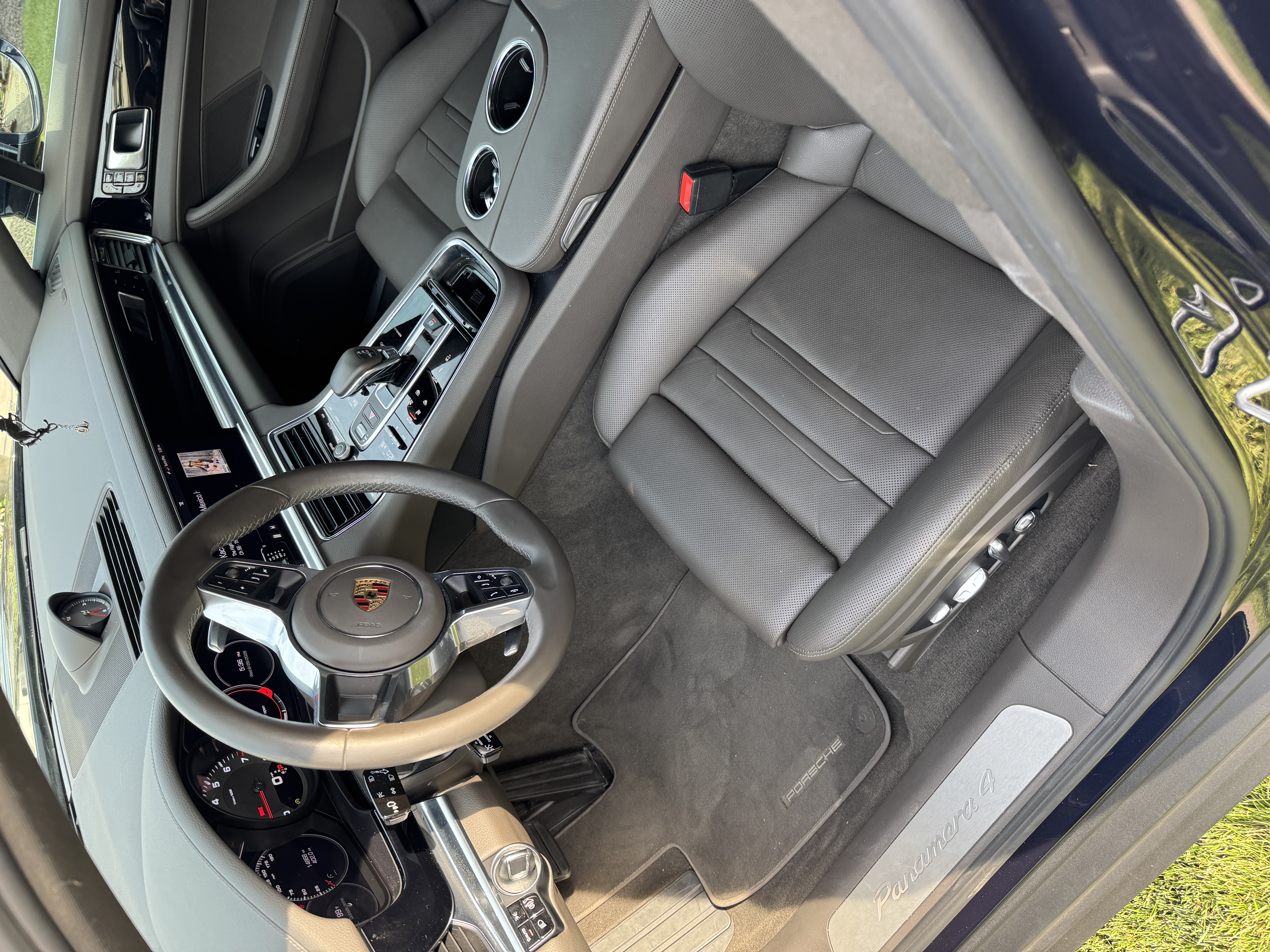 Used 2020 Porsche Panamera AWD/4WD image 13