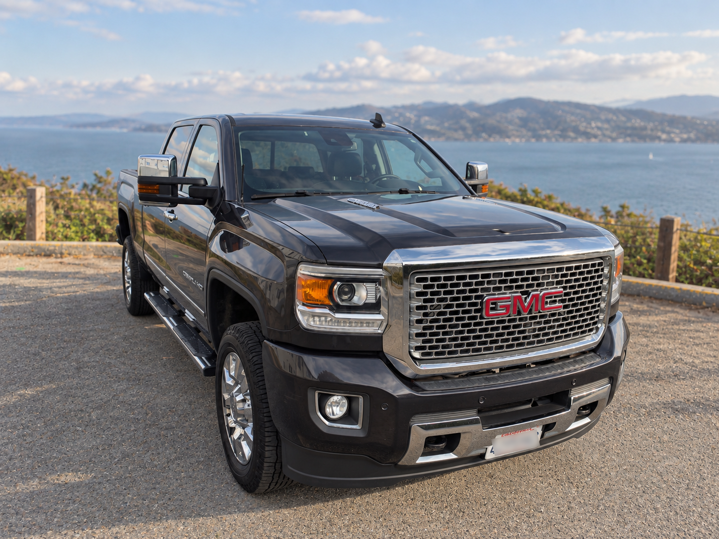 Used 2016 GMC Sierra 2500 Denali w/ Duramax Plus Package AWD/4WD image 1