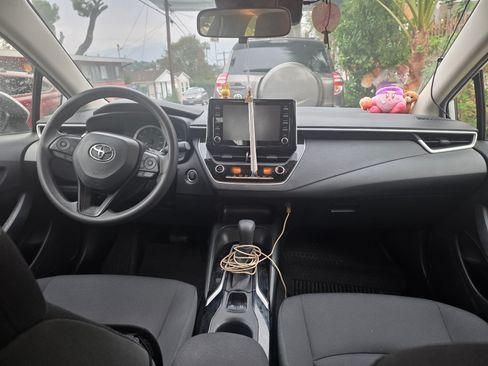 Used 2020 Toyota Corolla LE image 12