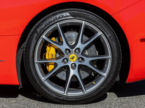 Used 2012 Ferrari California image 24