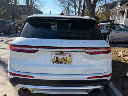 Used 2021 Lincoln Corsair AWD w/ Premium Package image 5