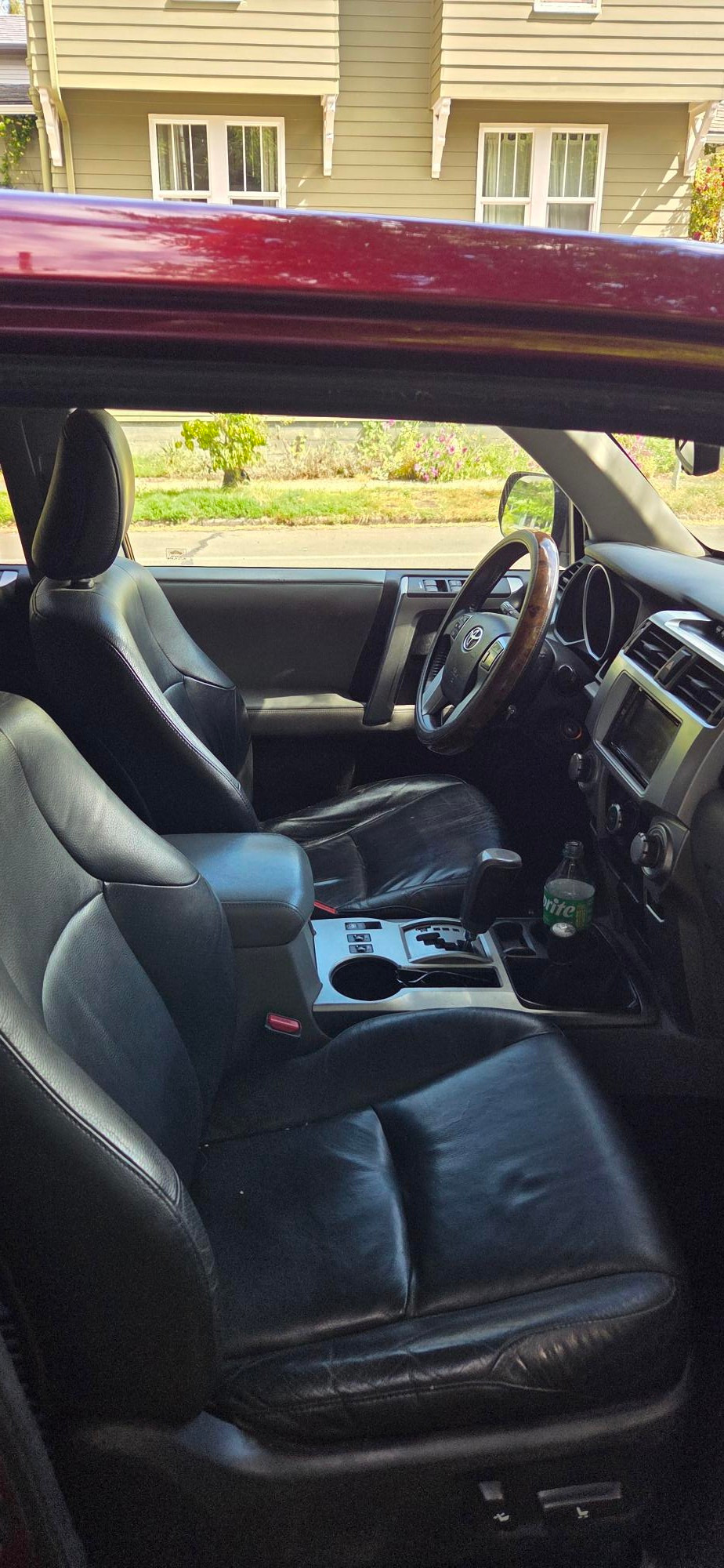 Used 2011 Toyota 4Runner SR5 w/ Convenience Pkg AWD/4WD image 2