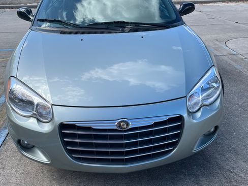 Used 2004 Chrysler Sebring Limited w/ Driver Convenience Group image 1