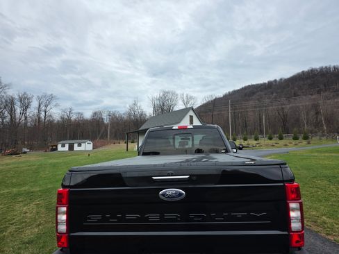 Used 2021 Ford F250 Lariat w/ Lariat Value Package image 2