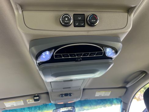 Used 2014 Nissan Armada SV w/ SV Driver Package image 15