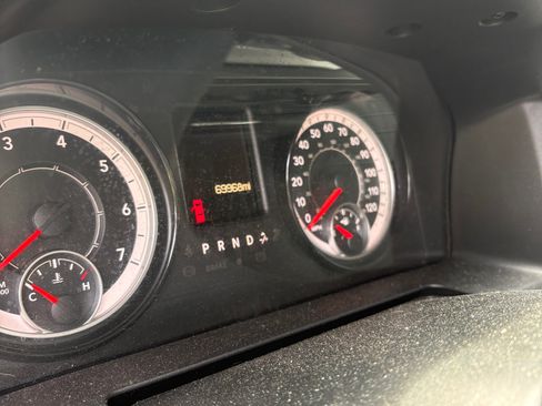 Used 2018 RAM 1500 Express w/ Express Value Package AWD/4WD image 11