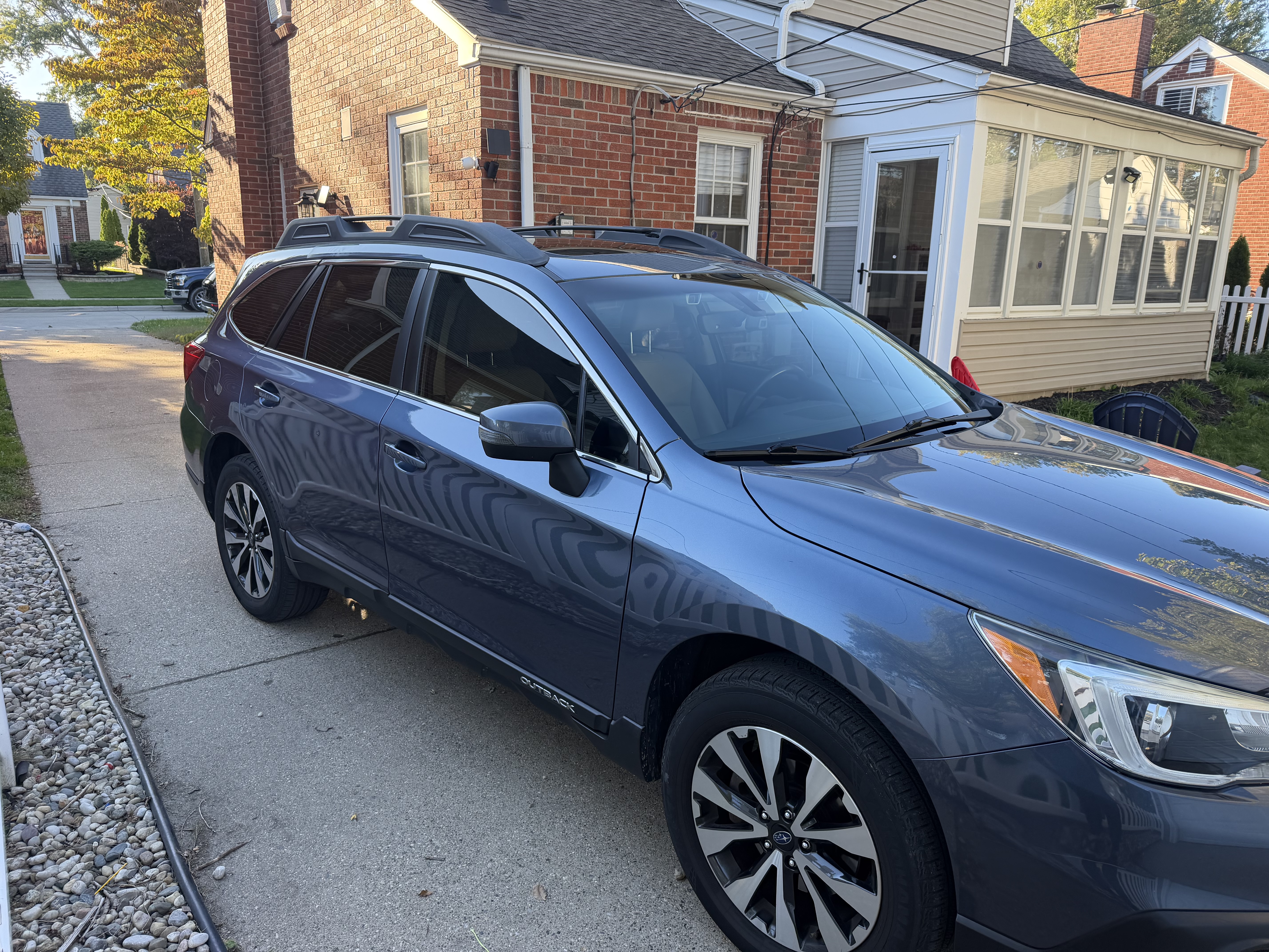 Used 2017 Subaru Outback 3.6R Limited AWD/4WD image 5