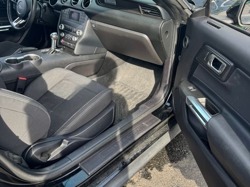 Used 2019 Ford Mustang Coupe image 11